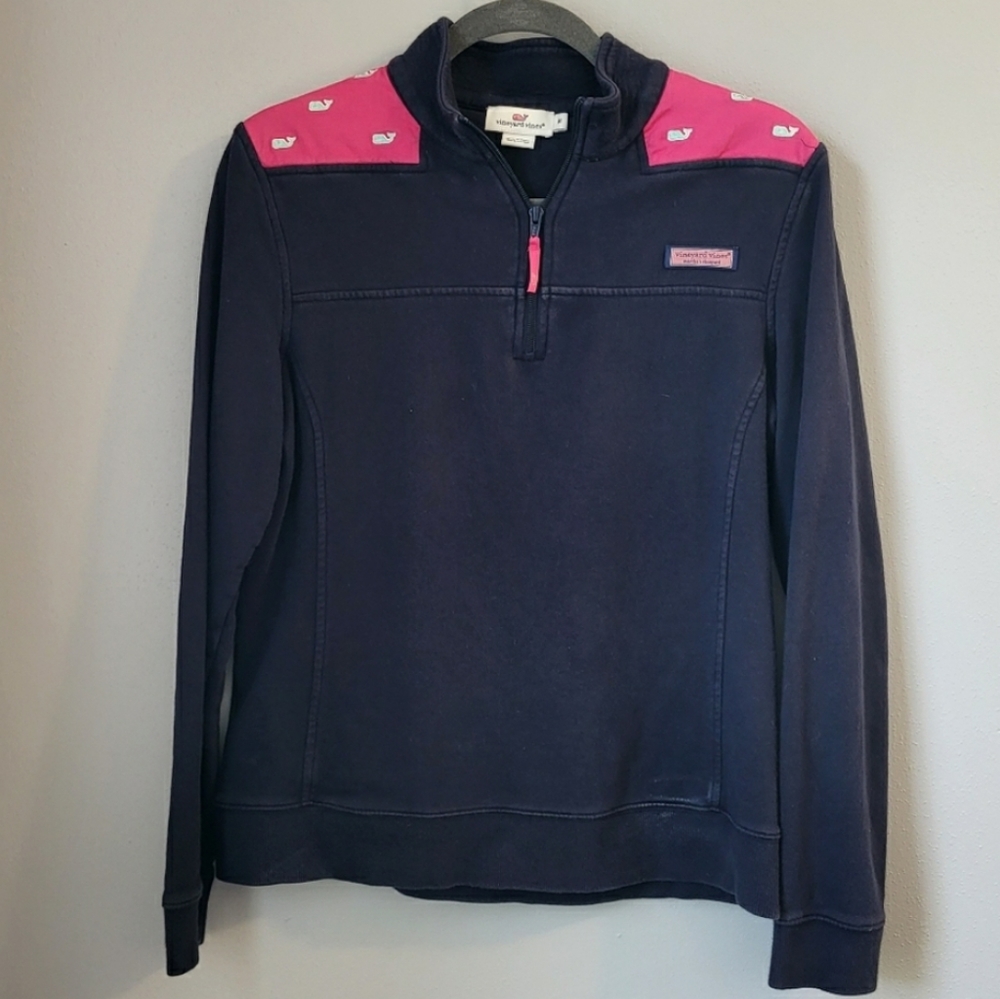 Vineyard Vines Half Zip size medium 🐳